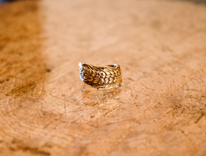 The Grain Ring - Solid 18K Gold
